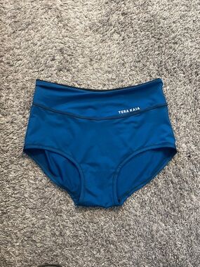 Tera Kaia Mara High-Waist Bikini Bottoms in Black and Blue